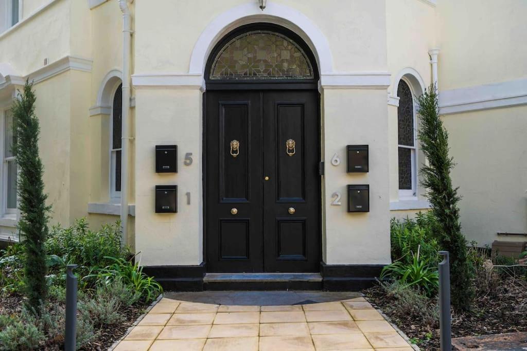 Beautiful Beach Side Apartment Torquay Exterior photo